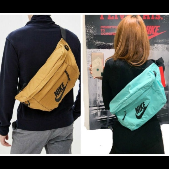 NWT Oversized NIKE Cross Body Fanny Pack - Picture 2 of 10